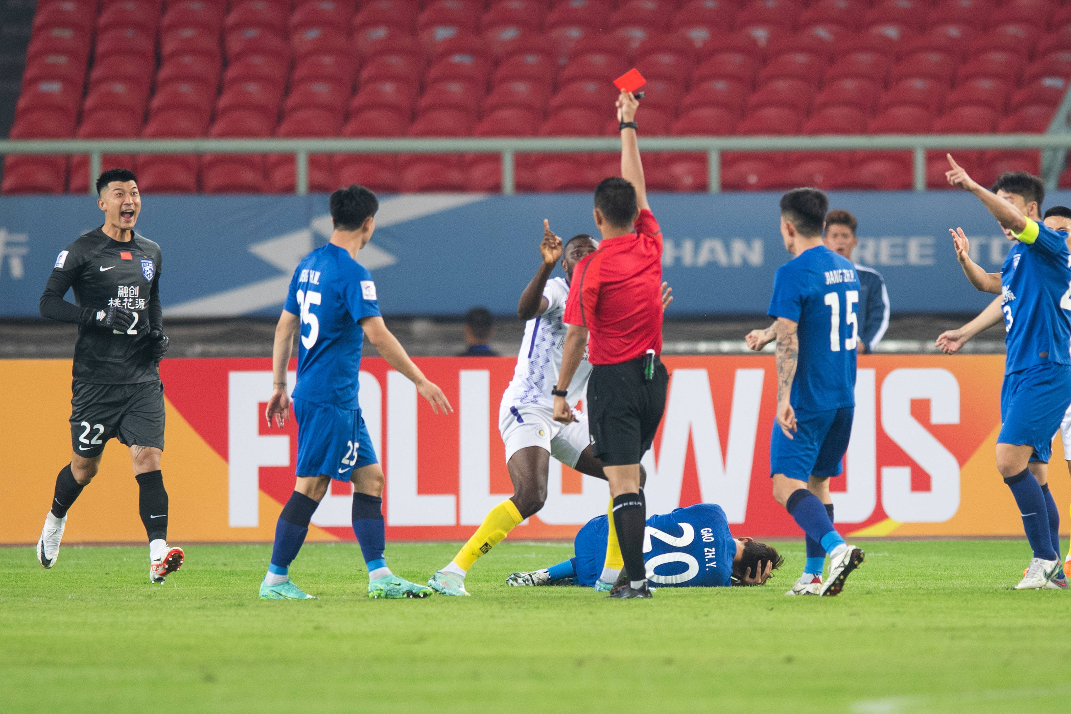 韩国后卫取得入球，帮助球队主场获得胜利的简单介绍